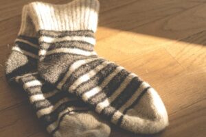 The Ultimate Guide on Choosing Cotton vs. Polyester Socks