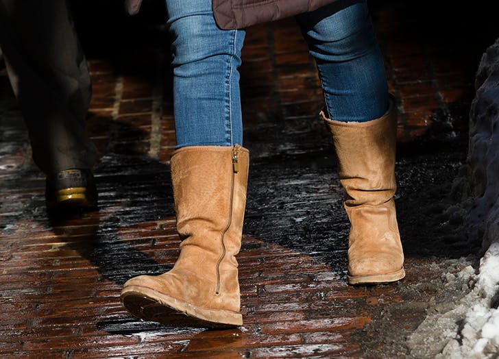 How to Clean Uggs: 7 Home DIY Methods for All Stains